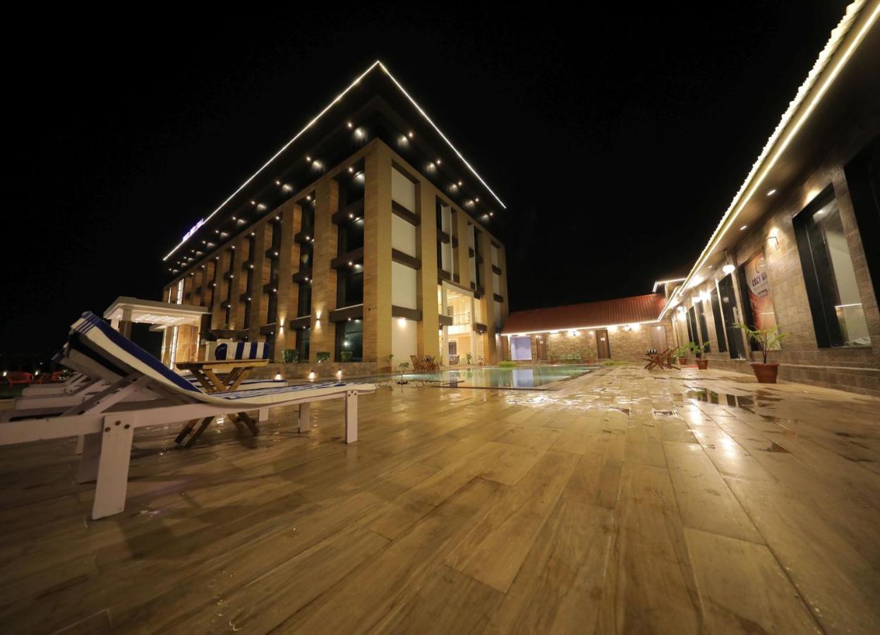 Sarovar Portico, Somnāth Zewnętrze zdjęcie
